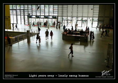 Poster "Ligh years away" aufgenommen von Jochen Schnepf in Paris, Frankreich.